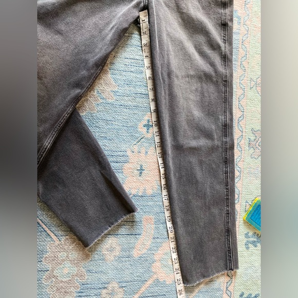 🥳🥳Hollister Charcoal Ultra High Rise Mom Straight-Leg Vintage Women's Jeans - Picture 7 of 9